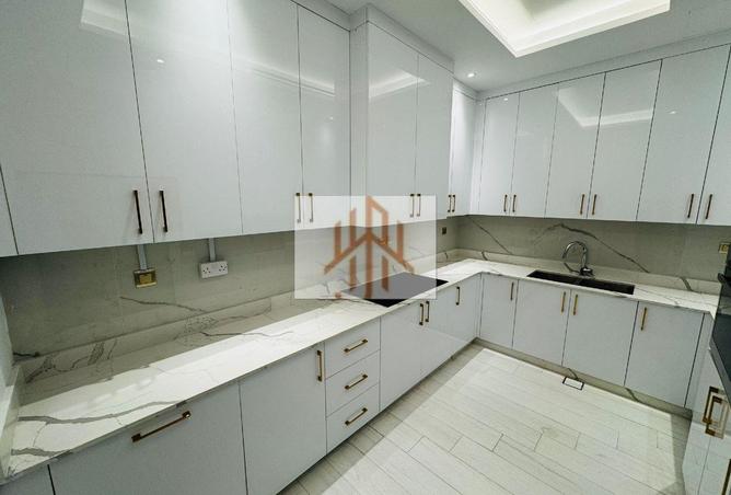 927984 - Property Image 3