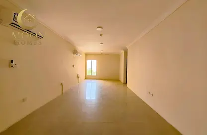 Apartment - 2 Bedrooms - 2 Bathrooms for rent in Al Nasr Street - Al Nasr - Doha