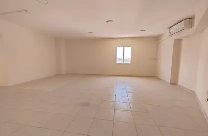 Apartment - 3 Bedrooms - 2 Bathrooms for rent in Muntazah 7 - Al Muntazah - Doha