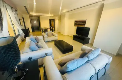 Apartment - 2 Bedrooms - 2 Bathrooms for rent in East Porto Drive - Porto Arabia - The Pearl Island - Doha