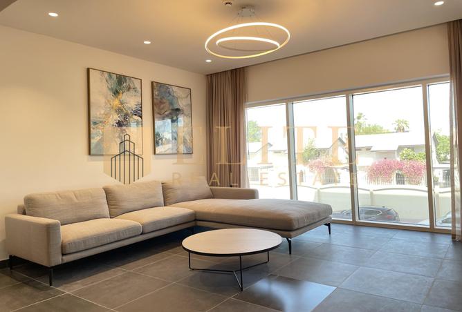 944218 - Property Image 2