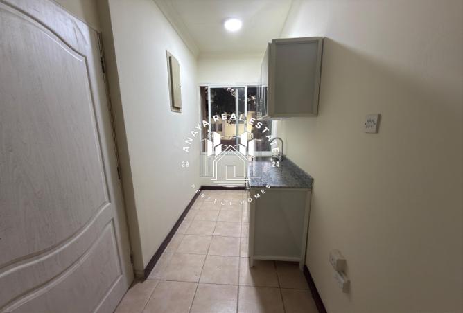 998208 - Property Image 3