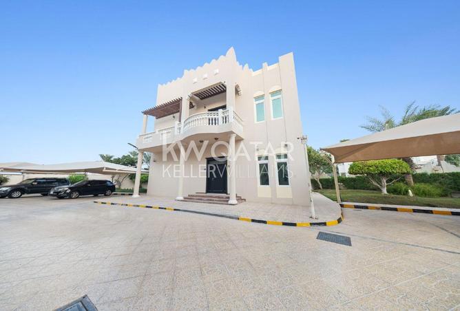 994743 - Property Image 2