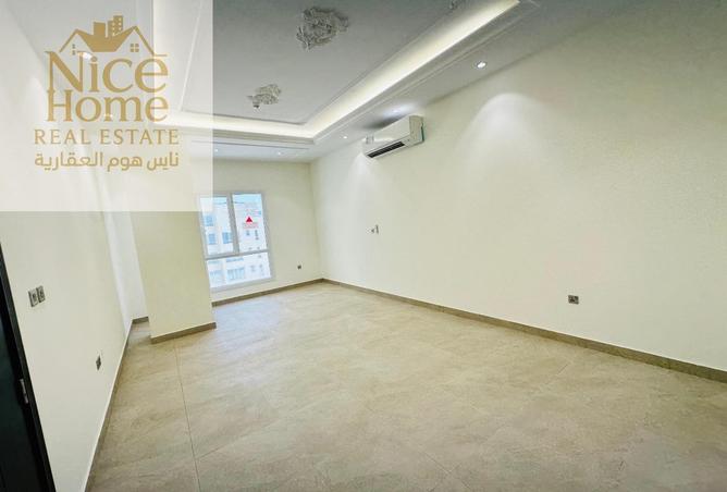 941571 - Property Image 2
