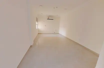 Apartment - 2 Bedrooms - 2 Bathrooms for rent in Madinat Khalifa North - Madinat Khalifa - Doha