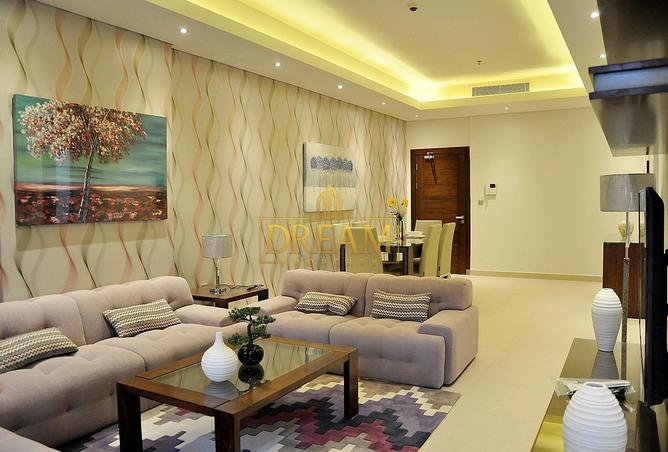 882739 - Property Image 2