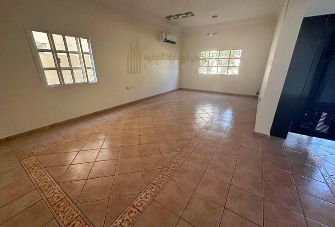 906587 - Property Image 3