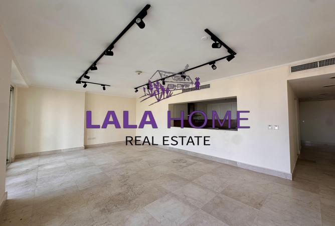 989187 - Property Image 3