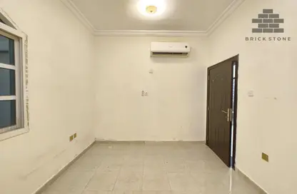 Apartment - 4 Bedrooms - 2 Bathrooms for rent in Al Sadd Road - Al Sadd - Doha