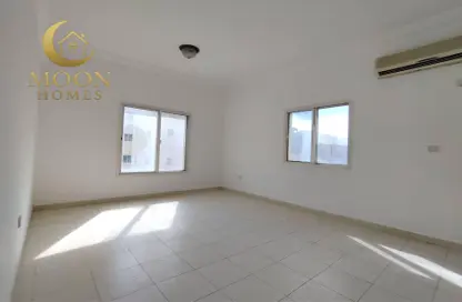 شقة - 2 غرف نوم - 2 حمامات للايجار في شارع حضرموت - دوحة الجديد - الدوحة