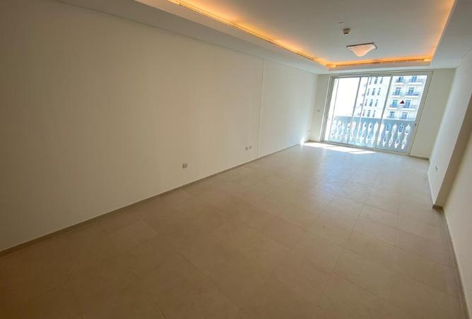 952285 - Property Image 3