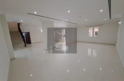 مجمع سكني - 4 غرف نوم - 4 حمامات للايجار في شارع الدانة - مريخ - المريخ - الدوحة