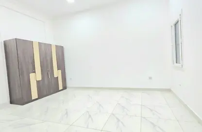 Apartment - Studio - 1 Bathroom for rent in Al Aziziyah - Al Aziziyah - Doha