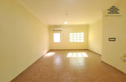 Apartment - 3 Bedrooms - 2 Bathrooms for rent in Fereej Bin Mahmoud - Doha