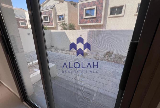 945526 - Property Image 2