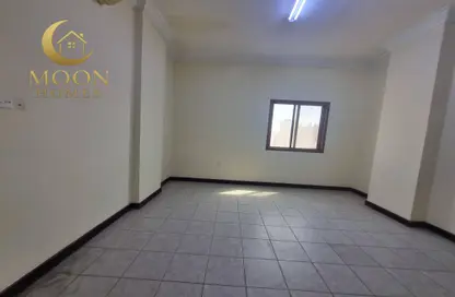 Apartment - 2 Bedrooms - 2 Bathrooms for rent in Al Mansoura - Al Mansoura - Doha
