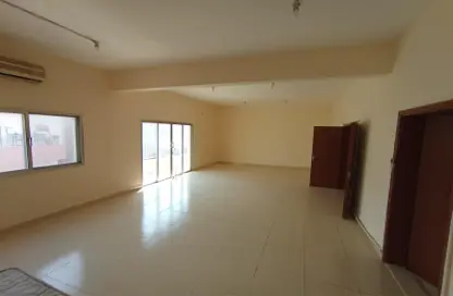 Empty Room image for: Apartment - 3 Bedrooms - 3 Bathrooms for rent in New Salata - Salata - Doha, Image 1