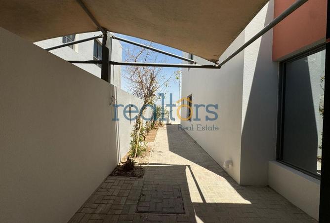 992099 - Property Image 3