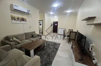 Apartment - 2 Bedrooms - 2 Bathrooms for rent in Al Nasr Street - Al Nasr - Doha