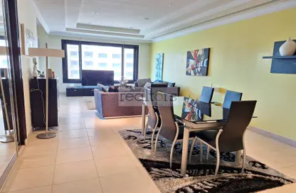 Apartment - 2 Bedrooms - 3 Bathrooms for rent in Tower 6 - Porto Arabia - The Pearl Island - Doha