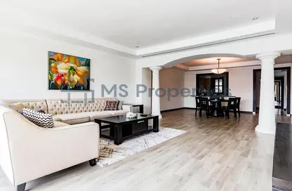Townhouse - 2 Bedrooms - 3 Bathrooms for rent in West Porto Drive - Porto Arabia - The Pearl Island - Doha