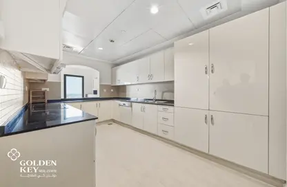 Apartment - 3 Bedrooms - 4 Bathrooms for sale in West Porto Drive - Porto Arabia - The Pearl Island - Doha