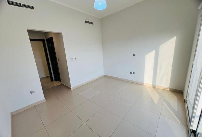 1003303 - Property Image 3