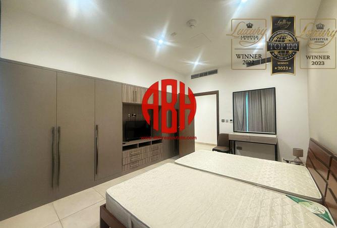 940677 - Property Image 2