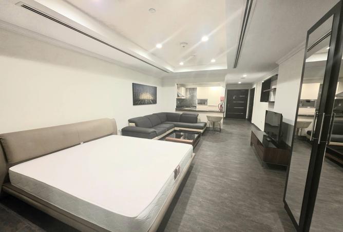 956889 - Property Image 2