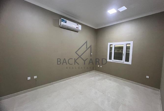 952883 - Property Image 2