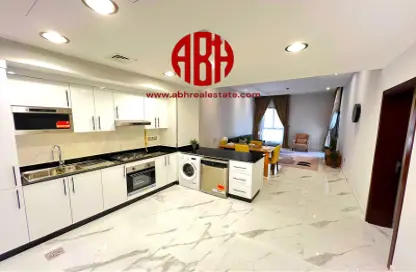 Kitchen image for: Apartment - 1 Bedroom - 2 Bathrooms for sale in Marina Residence 16 - Marina District - Lusail, Image 1