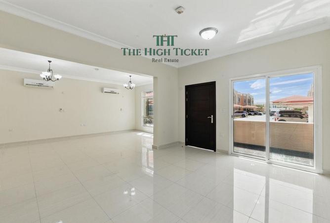 1010572 - Property Image 2