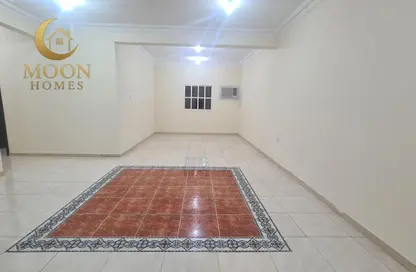 شقة - 2 غرف نوم - 2 حمامات للايجار في منتزه 7 - المنتزه - الدوحة