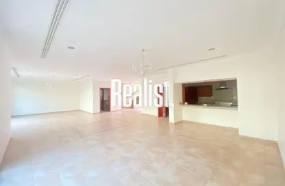 Villa - 3 Bedrooms - 5 Bathrooms for rent in Umm Al Seneem Street - Ain Khaled - Doha