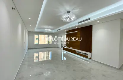 Apartment - 2 Bedrooms - 3 Bathrooms for sale in West Porto Drive - Porto Arabia - The Pearl Island - Doha