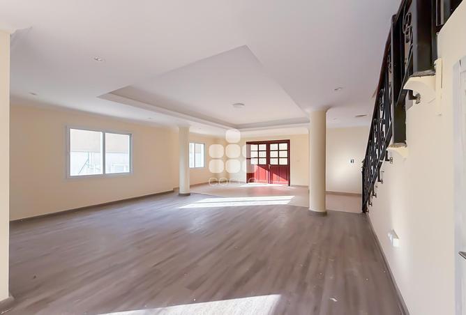 883032 - Property Image 3