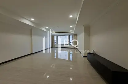 Apartment - Studio - 1 Bathroom for rent in West Porto Drive - Porto Arabia - The Pearl Island - Doha