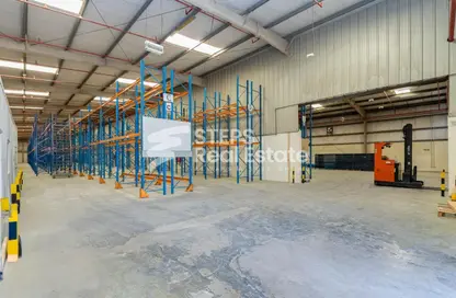 Warehouse - Studio - 3 Bathrooms for rent in Industrial Area 5 - Industrial Area - Industrial Area - Doha