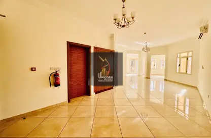 Compound - 4 Bedrooms - 5 Bathrooms for rent in Bu Hamour Street - Abu Hamour - Doha
