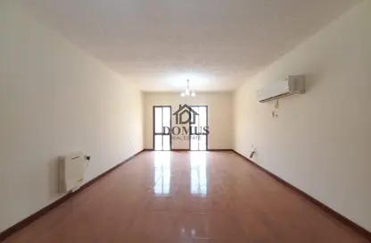 Apartment - 2 Bedrooms - 1 Bathroom for rent in Tadmur Street - Old Airport Road - Doha