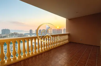 شقة - 2 غرف نوم - 3 حمامات للايجار في طريق بورتو الشرقي - بورتو أرابيا - جزيرة اللؤلؤة - الدوحة