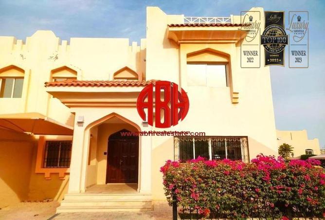 Villa - 4 Bedrooms - 4 Bathrooms for rent in Duhail Villas - Al Duhail - Doha