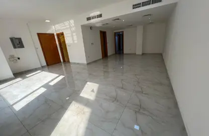 Apartment - 3 Bedrooms - 3 Bathrooms for rent in Al Mansoura - Al Mansoura - Doha