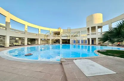 صورة لـ حوض سباحة فيلا - 4 غرف نوم - 5 حمامات للايجار في شارع الوعب - الوعب - الدوحة ، صورة رقم 1