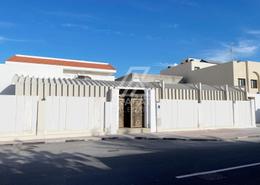 Villa - 7 bedrooms - 8 bathrooms for sale in Al Dafna - Al Dafna - Doha
