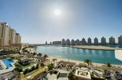 Apartment - 3 Bedrooms - 4 Bathrooms for rent in Viva West - Viva Bahriyah - The Pearl Island - Doha
