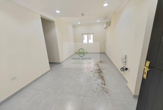 963116 - Property Image 2