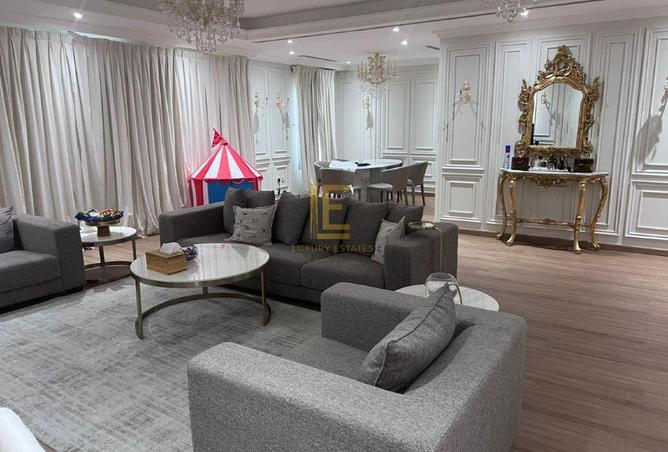 990577 - Property Image 2