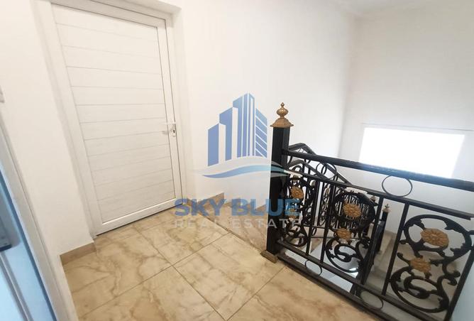 905015 - Property Image 3