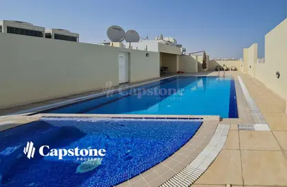صورة لـ حوض سباحة شقة - 2 غرف نوم - 3 حمامات للايجار في منتزه 10 - المنتزه - الدوحة ، صورة رقم 1